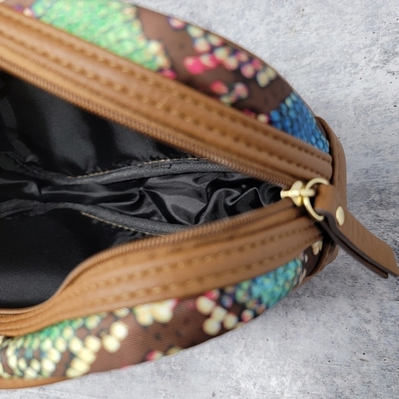 Nicole Miller | Colorful Snakeskin Print Zipper Makeup Bag - Picture 5 of 6